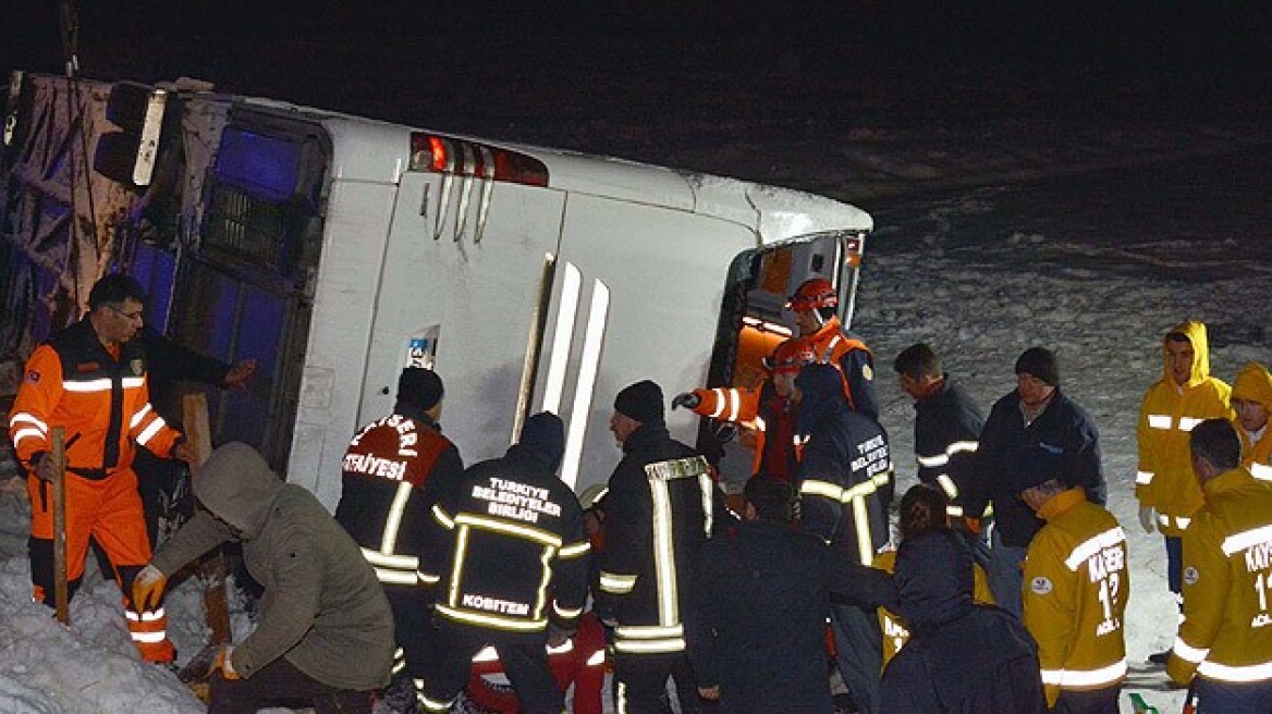 Τουρκία: Τουλάχιστον 21 νεκροί σε τροχαίο με λεωφορείο